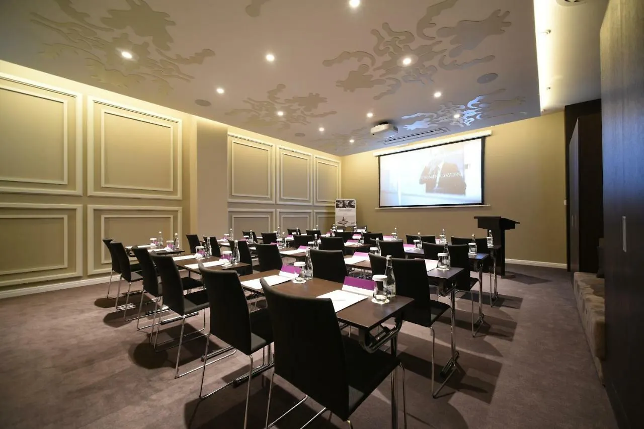 Hotel Mercure Minsk Old Town 4*,  Bielorrusia